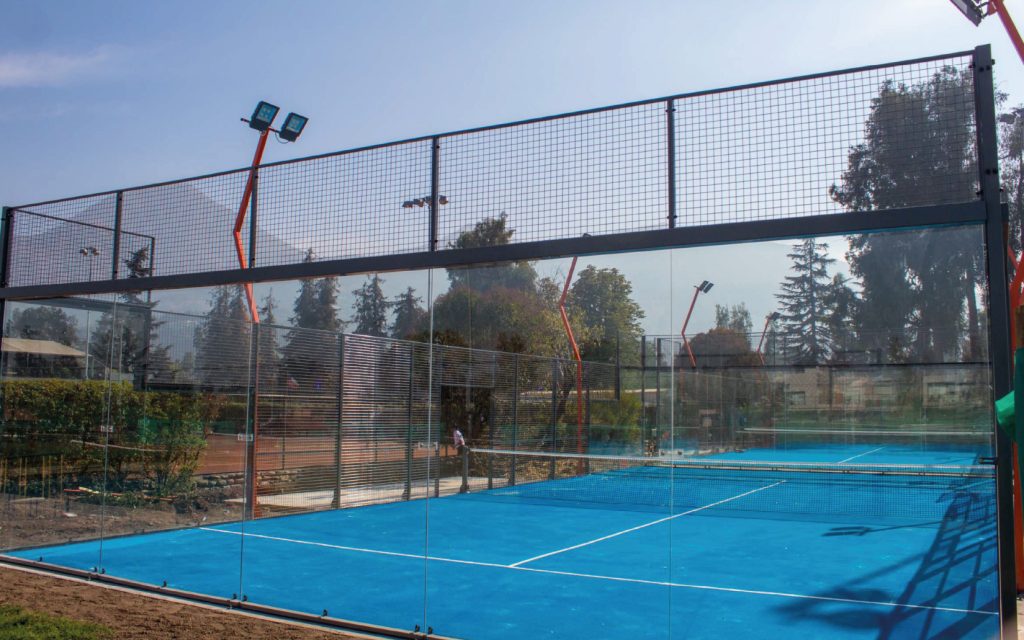 Renovación pasto sintético en canchas de Pádel