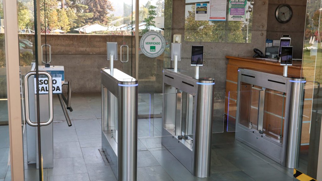 Procedimiento de ingreso de visitas al Club mediante Safecard